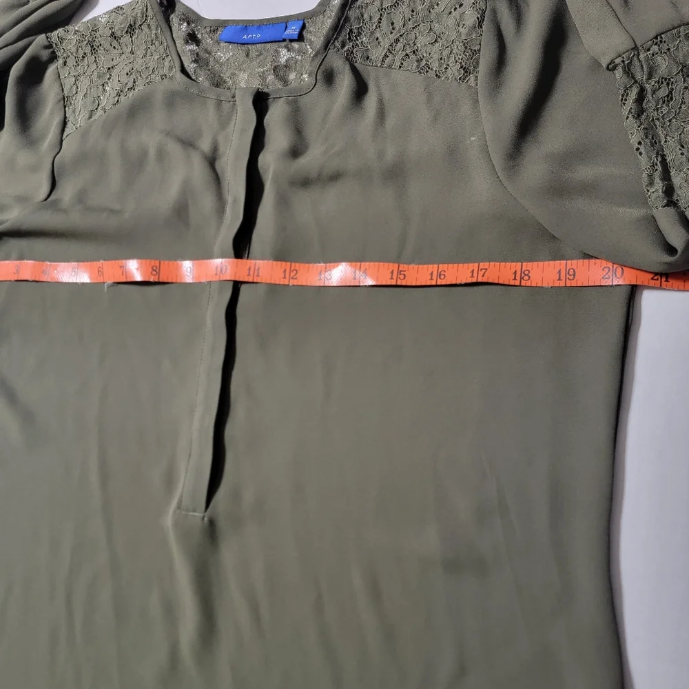 💚 Apt 9‎ Olive Green Sheer Top With Floral Lace Size Medium Round Neck